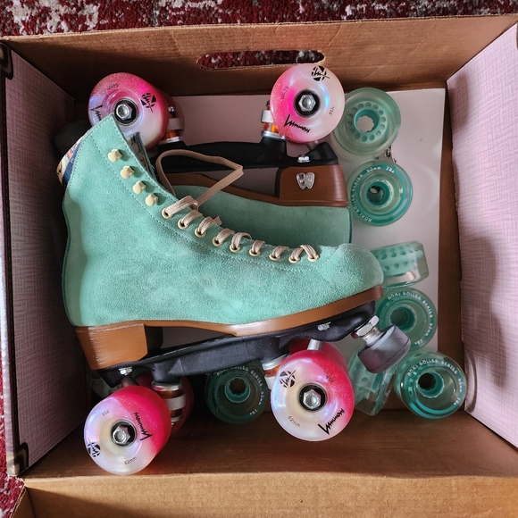 moxi Shoes - Moxi Lolly with Luminous wheels